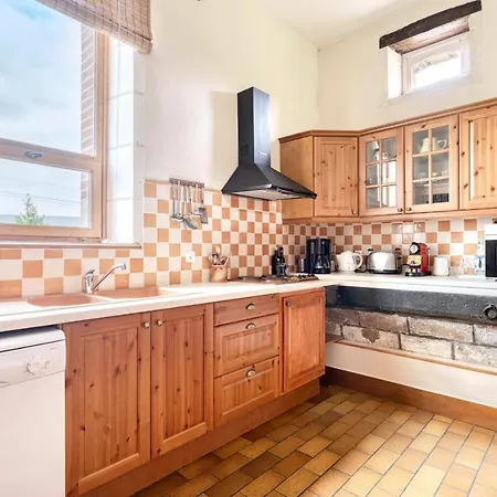 Апартаменты Large Character House Near Caen